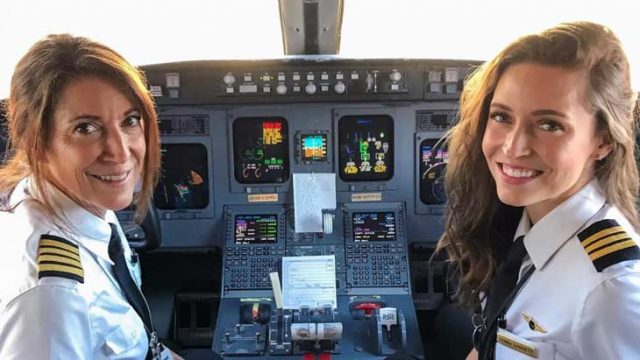Уникален случай: майка и дъщеря влязоха в историята, като летяха заедно