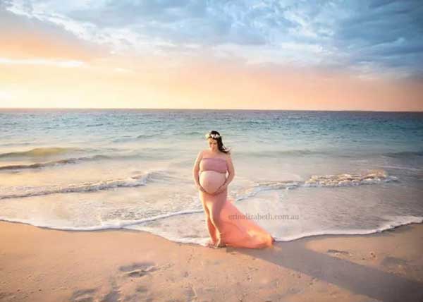 бременна-жена-на-плажа