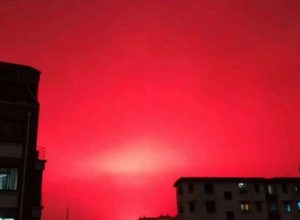Ужас! В Китай небето стана червено и стресна всички. Ето какво е обяснението: