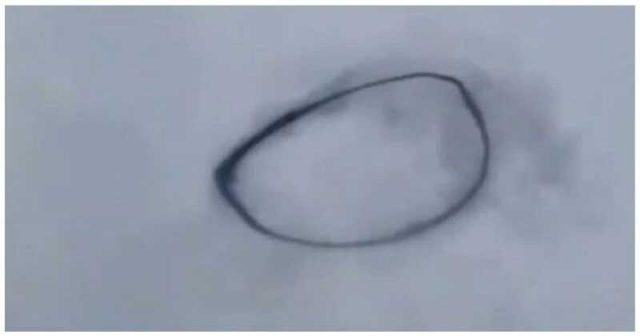 Загадъчен-черен-пръстен-се-появи-в-небето-над-Виетнам--(видео)
