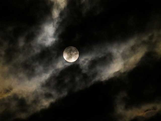 Пълнолунието и лунното затъмнение на 8 ноември е важен ден