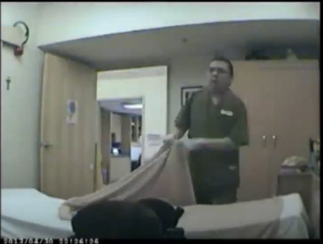 Мъж сложил камера в стаята на майка си, а щом видял записа, се ужасил (видео)