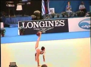 Удивителна! Изпълнението на тази българска гимнастичка продължава да смайва света (видео)