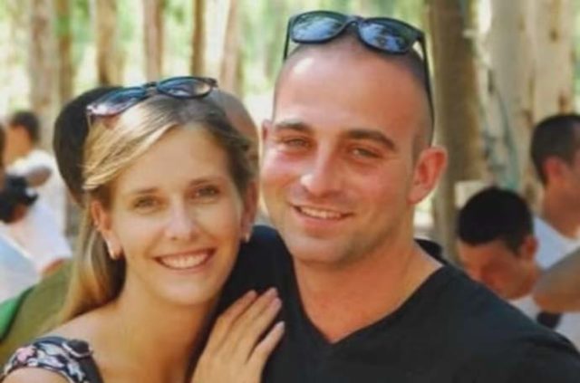 В Израел съпрузи загинаха, за да спасят 10-месечните си деца си от терористи