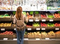 Позната продавачка ми разкри какви трикове ни прилагат супермаркетите, за да купуваме повече: