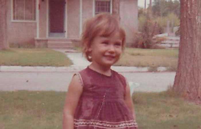 Известната актриса Деми Мур е преживяла трудно детство с майка