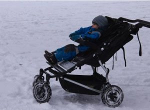 В ужасяващия студ младеж се натъкнал на детска количка и послушал сърцето си...